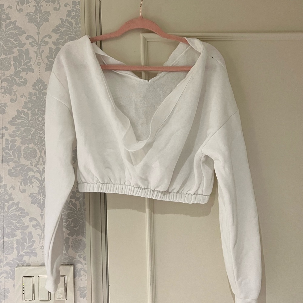 PrettyLittleThing Cropped White Long Sleeve Sweater